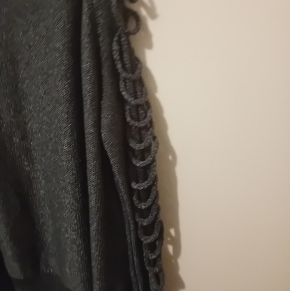 Forever 21 Women's Cut Out Cold Shoulder Metallic Gunmetal Sweater Top Size  S - Picture 4 of 6